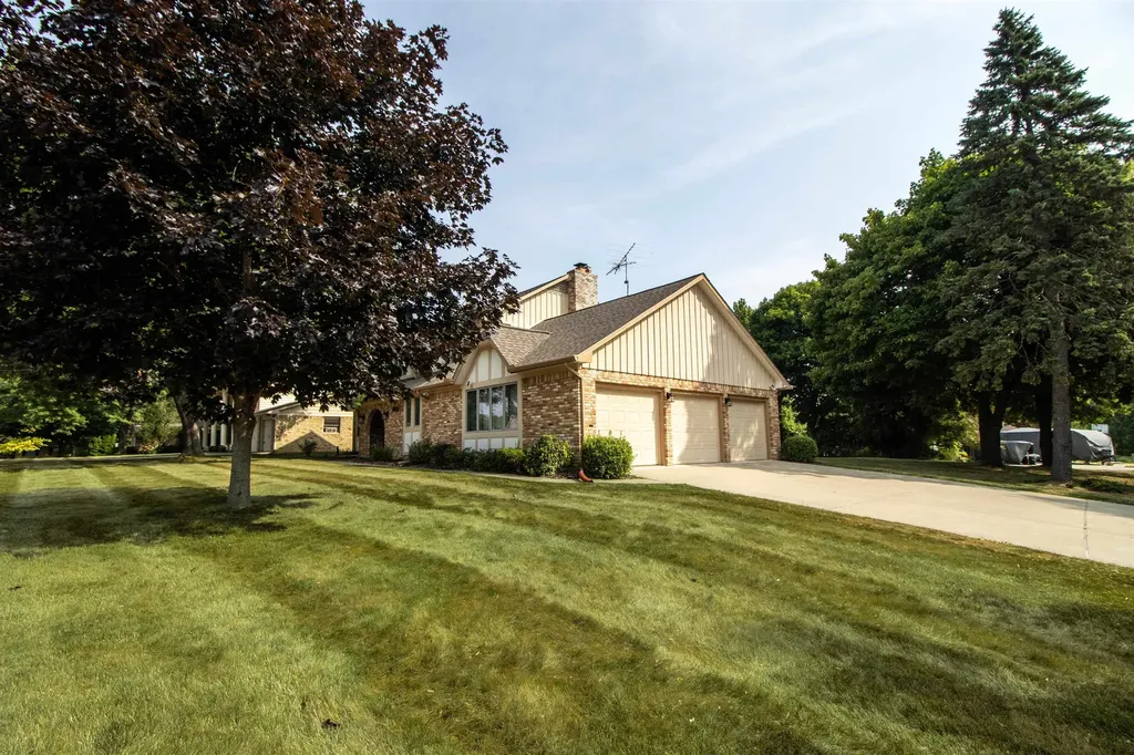 11651 Kings Charter Road Grand Blanc City MI 48439