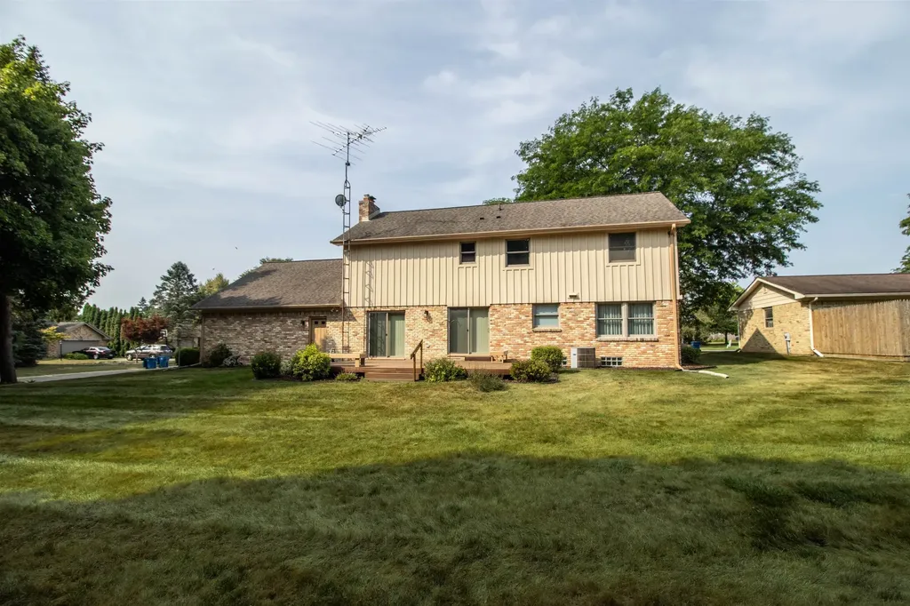 11651 Kings Charter Road Grand Blanc City MI 48439