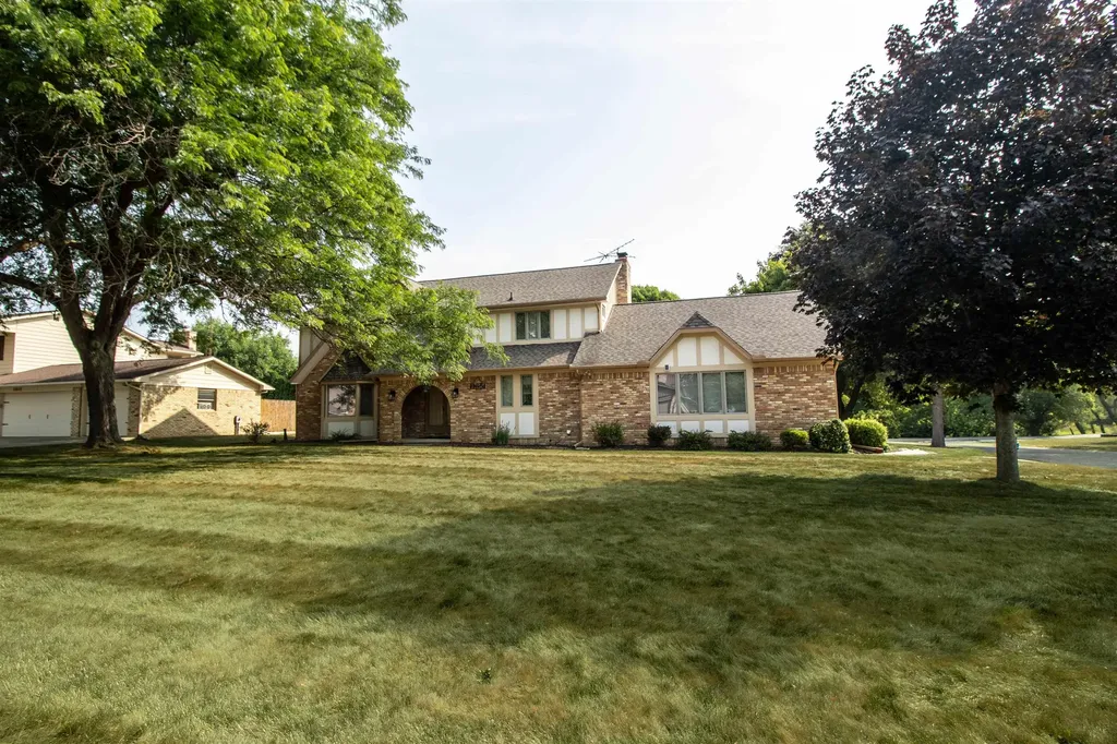 11651 Kings Charter Road Grand Blanc City MI 48439