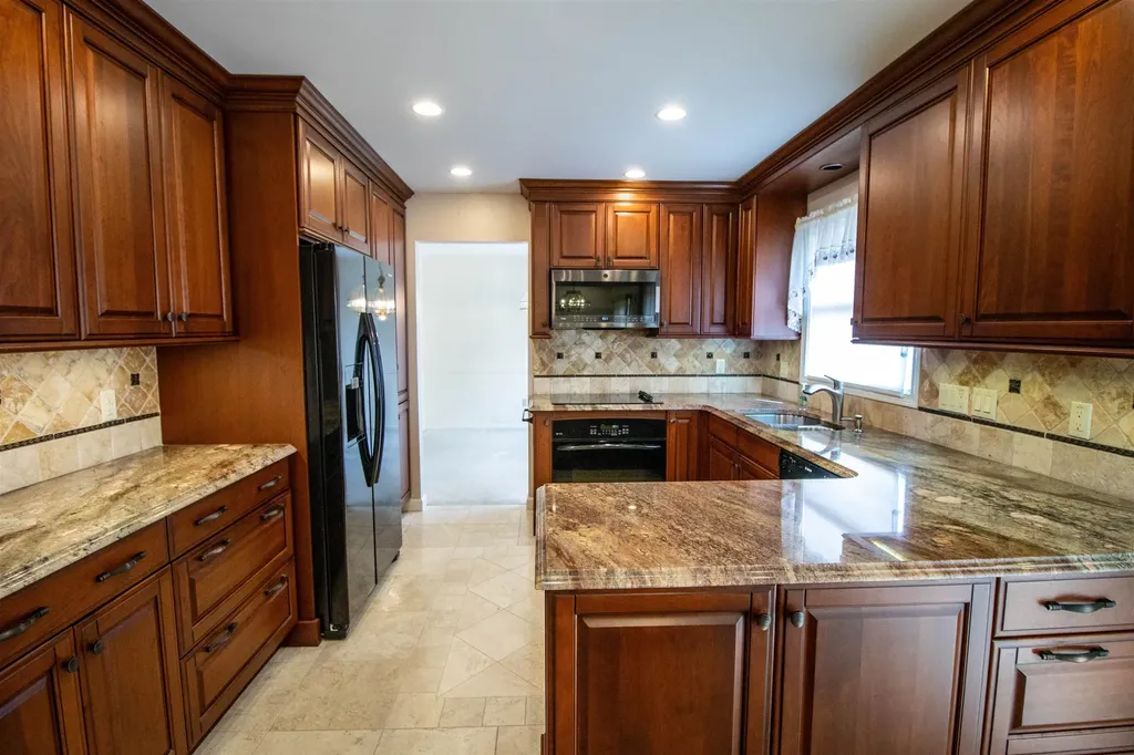 11651 Kings Charter Road Grand Blanc City MI 48439