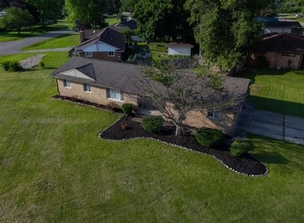 6453 Meadowwood Lane Grand Blanc Charter Township MI 48439