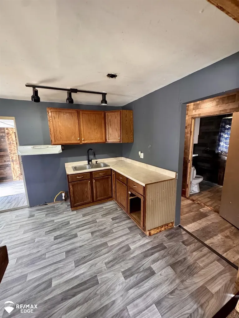 1418 W Juliah Avenue Flint City MI 48505