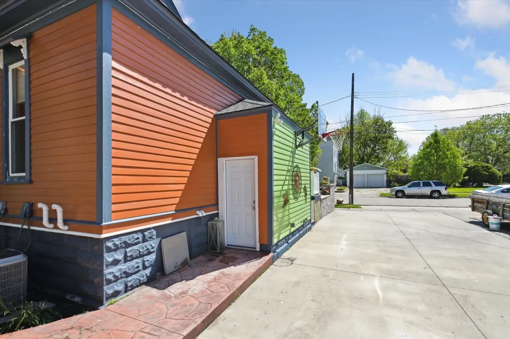 1010 6th Street Bay City City MI 48708