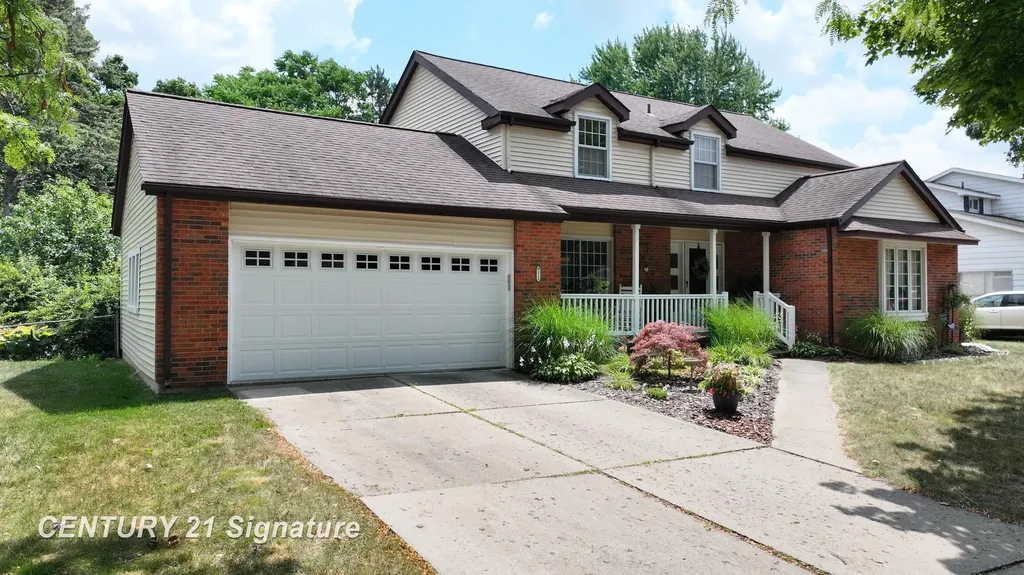 212 Cedarwood Drive Flushing City MI 48433