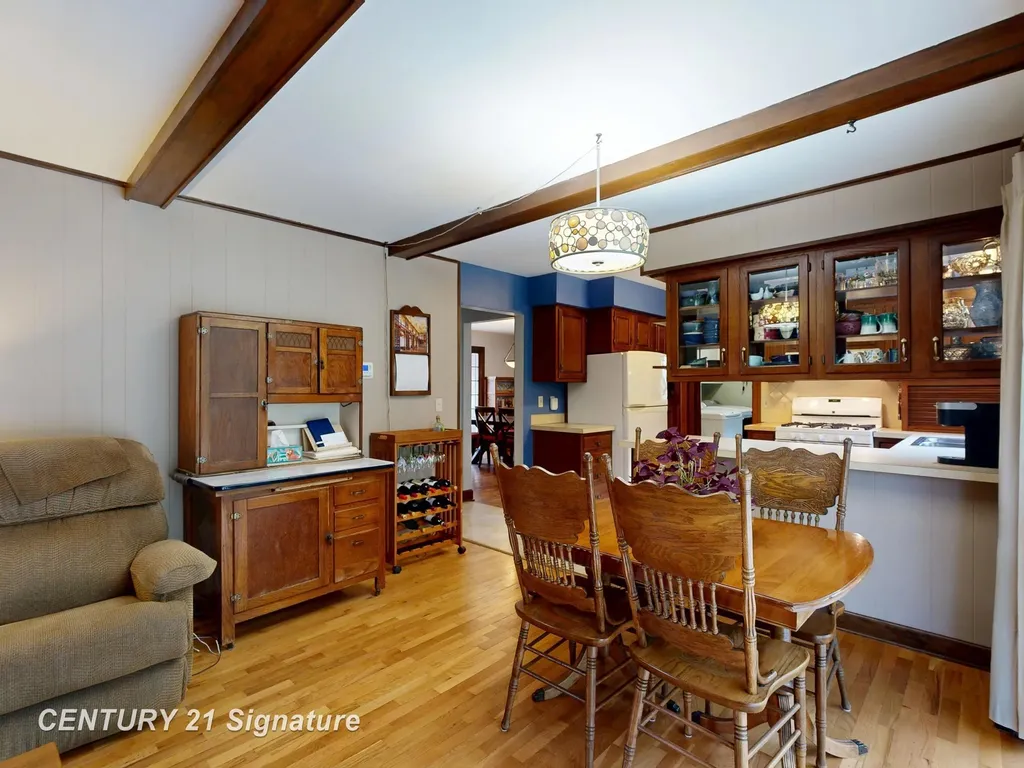 212 Cedarwood Drive Flushing City MI 48433