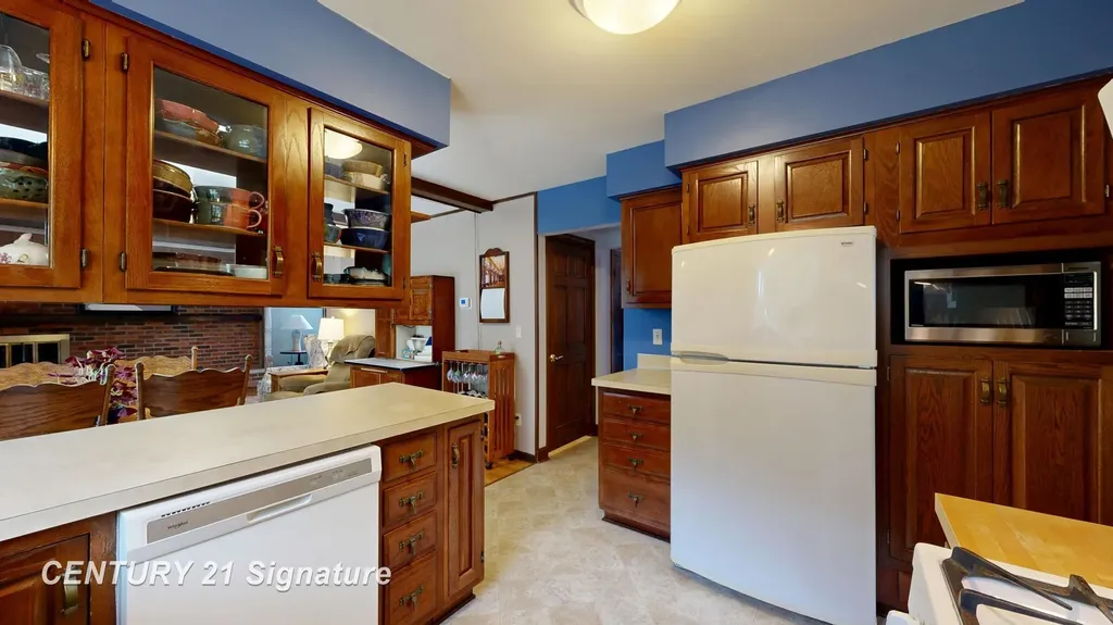 212 Cedarwood Drive Flushing City MI 48433