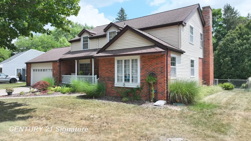 212 Cedarwood Drive Flushing City MI 48433
