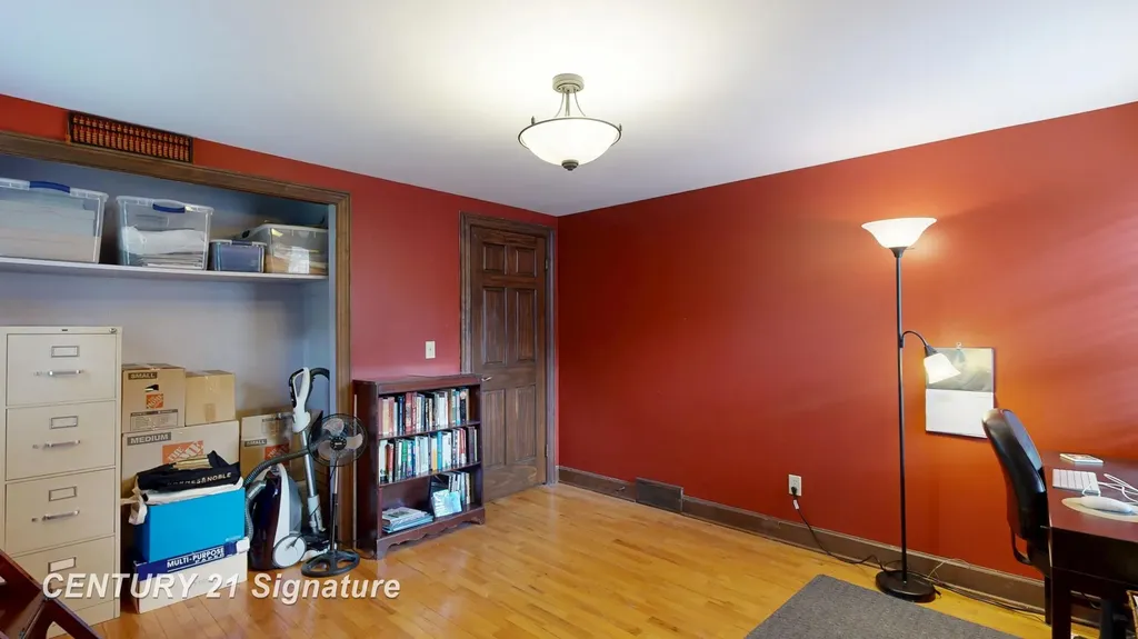 212 Cedarwood Drive Flushing City MI 48433