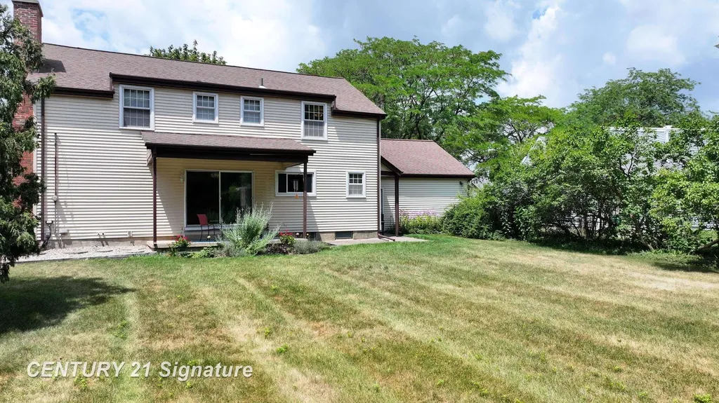 212 Cedarwood Drive Flushing City MI 48433