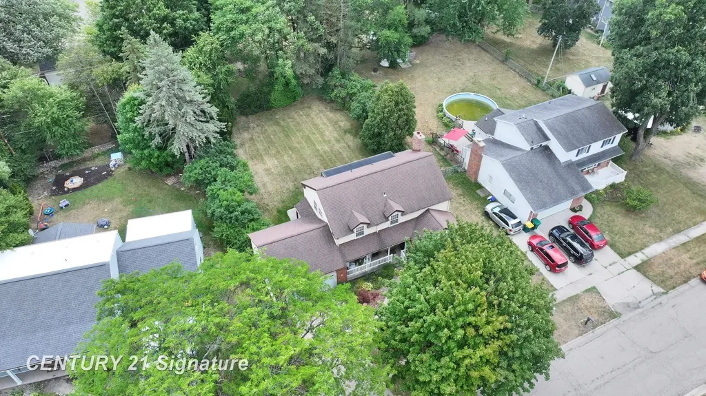 212 Cedarwood Drive Flushing City MI 48433