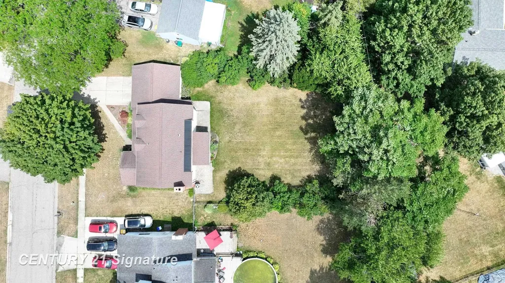 212 Cedarwood Drive Flushing City MI 48433