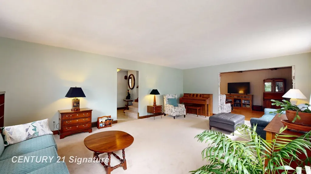 212 Cedarwood Drive Flushing City MI 48433