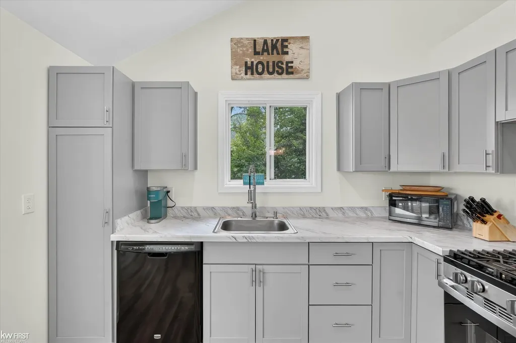 5521 Mabley Hill Road Hartland Township MI 48430