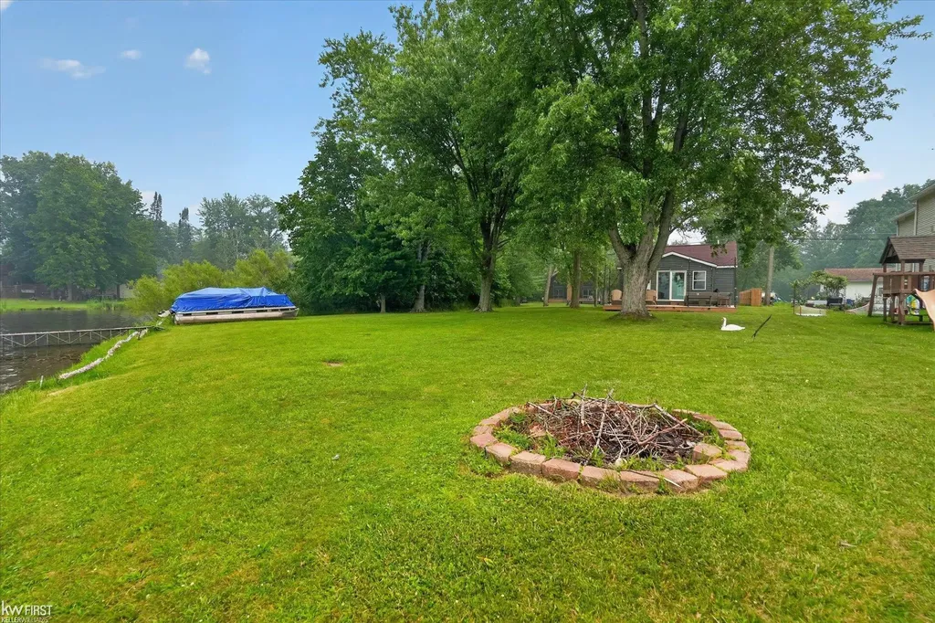 5521 Mabley Hill Road Hartland Township MI 48430