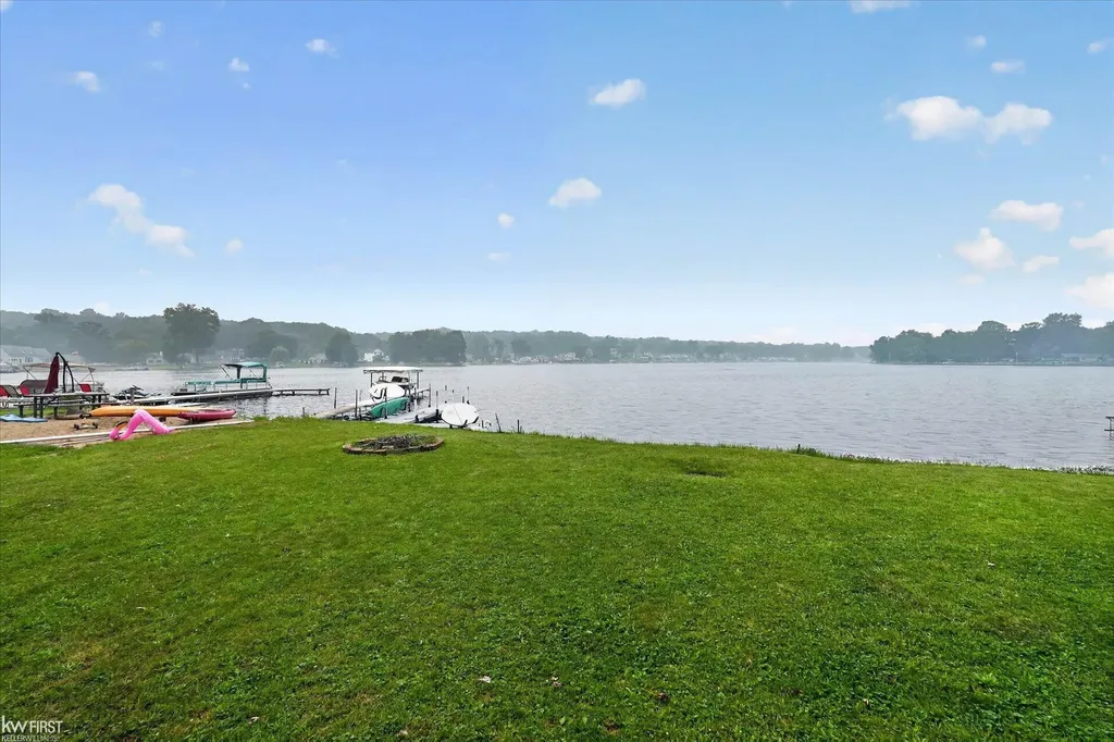 5521 Mabley Hill Road Hartland Township MI 48430