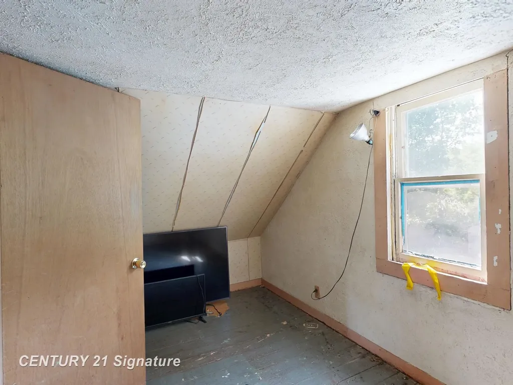 455 Deland Road Flushing City MI 48433