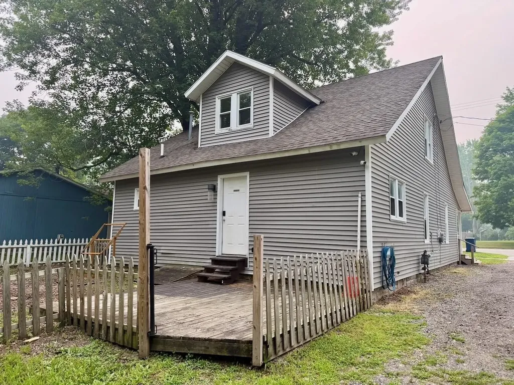 518 W Belle Avenue St. Charles Village MI 48655