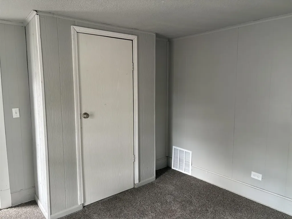 629 Woodlawn Avenue Owosso City MI 48867