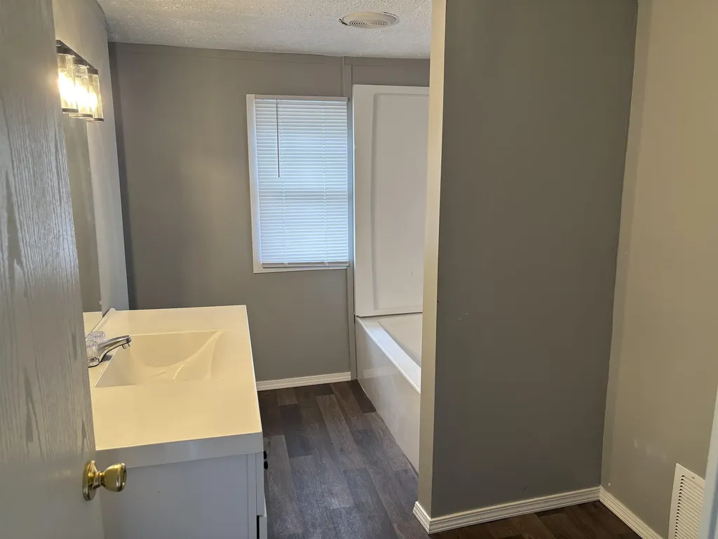 629 Woodlawn Avenue Owosso City MI 48867
