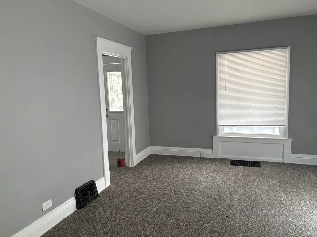 629 Woodlawn Avenue Owosso City MI 48867