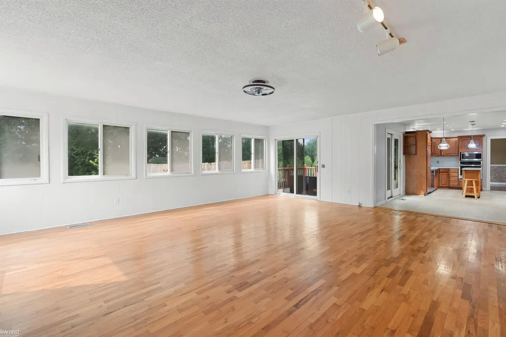 4333 Post Drive Flint Charter Township MI 48532