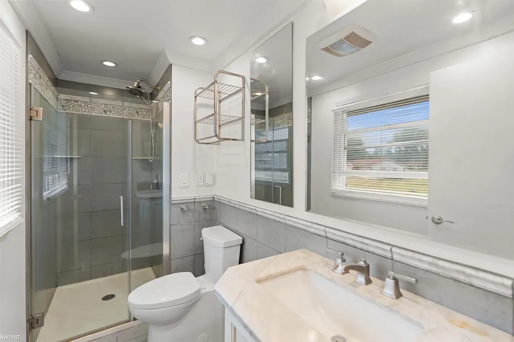 4333 Post Drive Flint Charter Township MI 48532