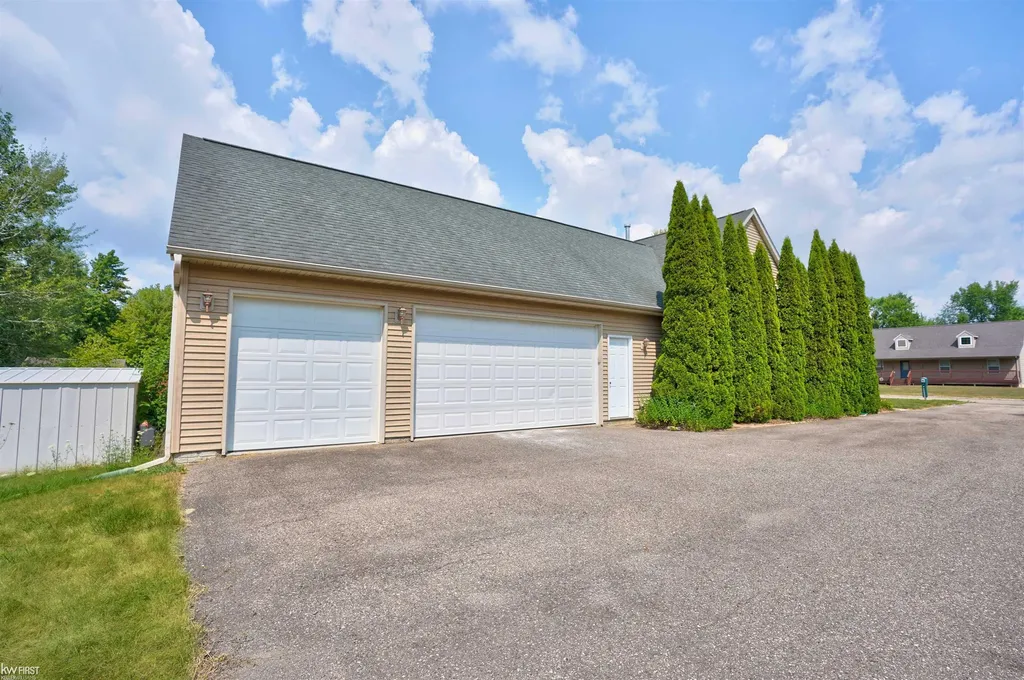 1201 Lexa Lane Mundy Township MI 48507