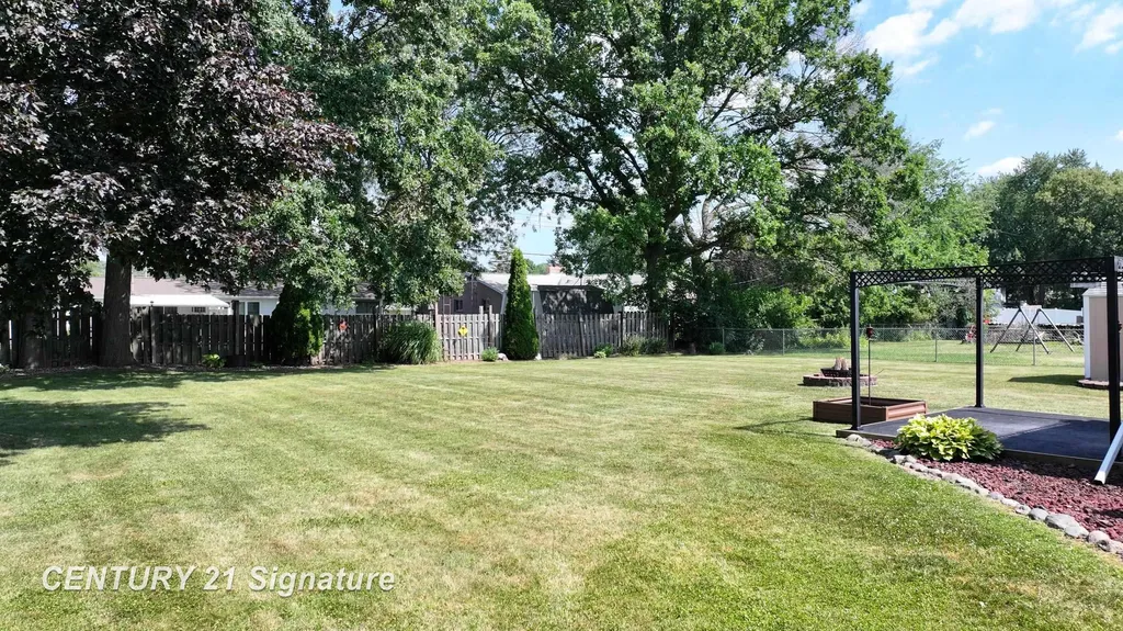 2216 Cashin Street Burton City MI 48509