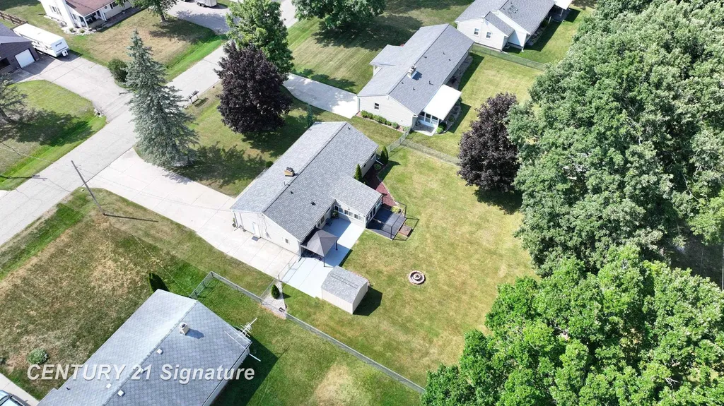 2216 Cashin Street Burton City MI 48509