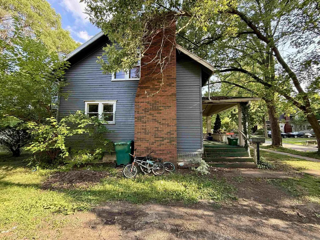 925 S Ball Street Owosso City MI 48867