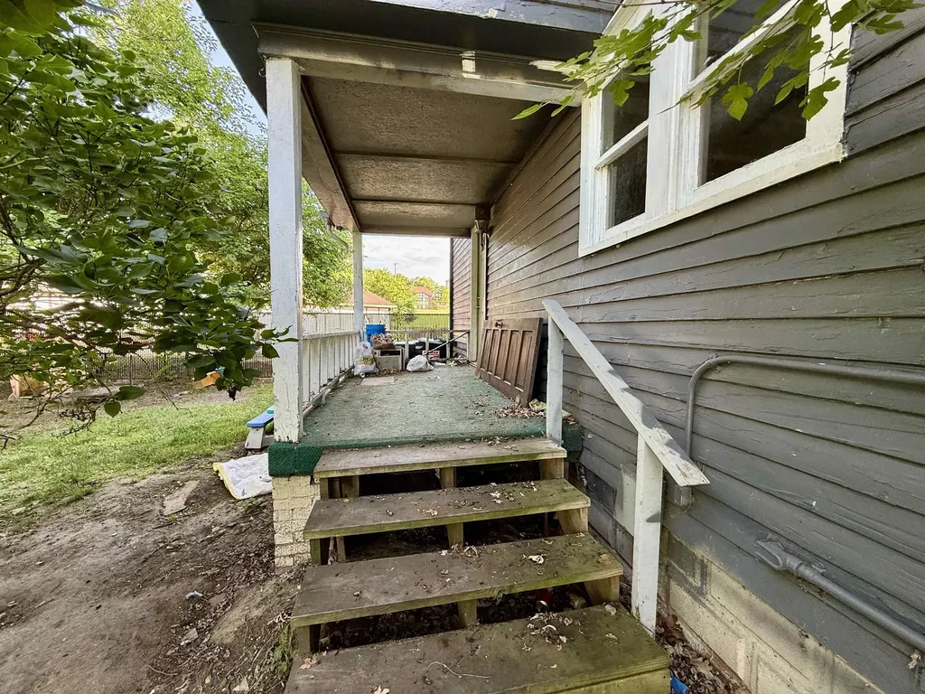 925 S Ball Street Owosso City MI 48867