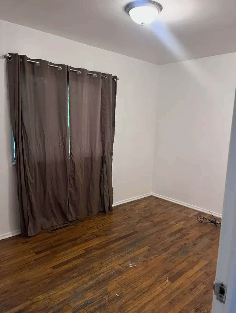 1813 Polly Street Flint City MI 48505