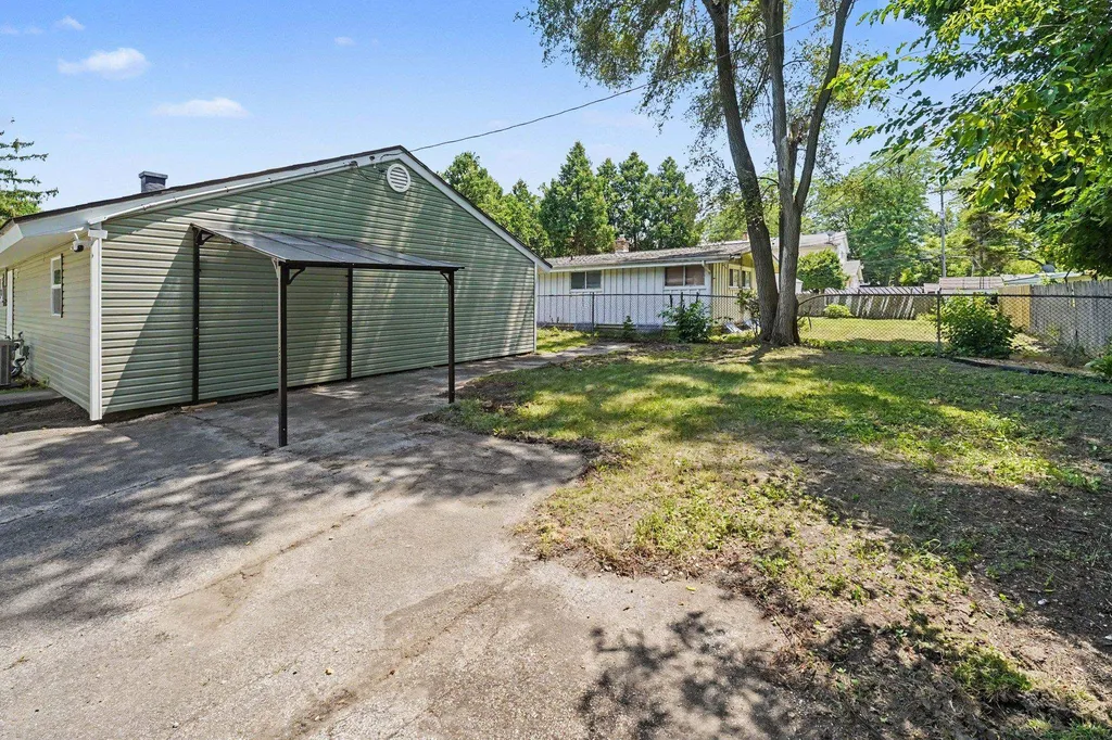 1848 S Averill Avenue Flint City MI 48503