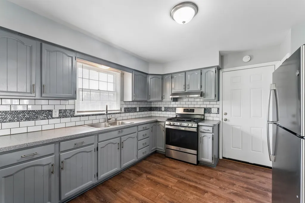 5226 Washtenaw Street Burton City MI 48509