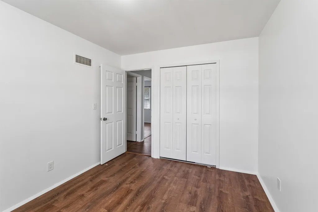 5226 Washtenaw Street Burton City MI 48509