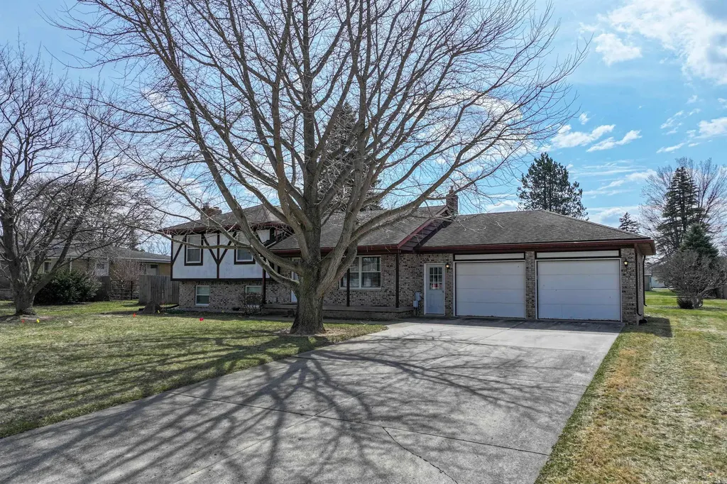 5226 Washtenaw Street Burton City MI 48509