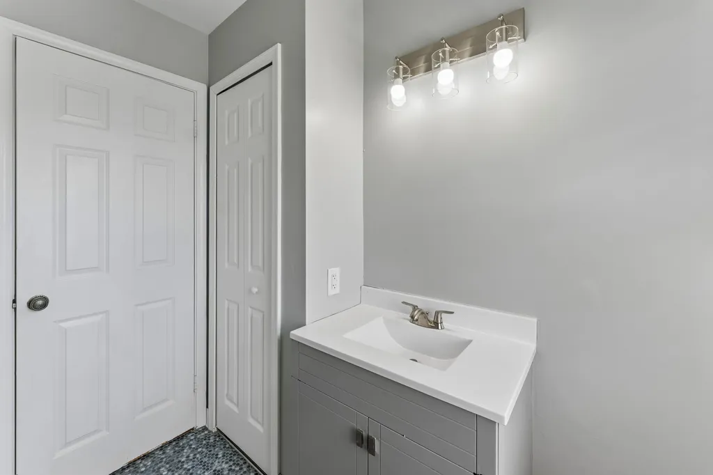 5226 Washtenaw Street Burton City MI 48509