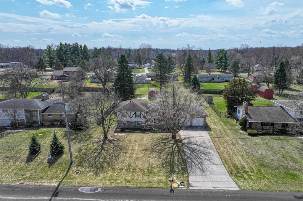 5226 Washtenaw Street Burton City MI 48509