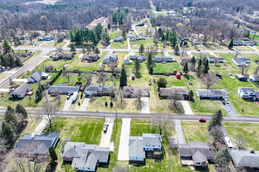 5226 Washtenaw Street Burton City MI 48509