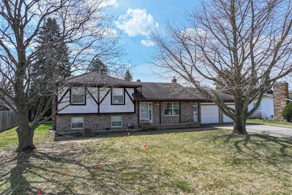 5226 Washtenaw Street Burton City MI 48509