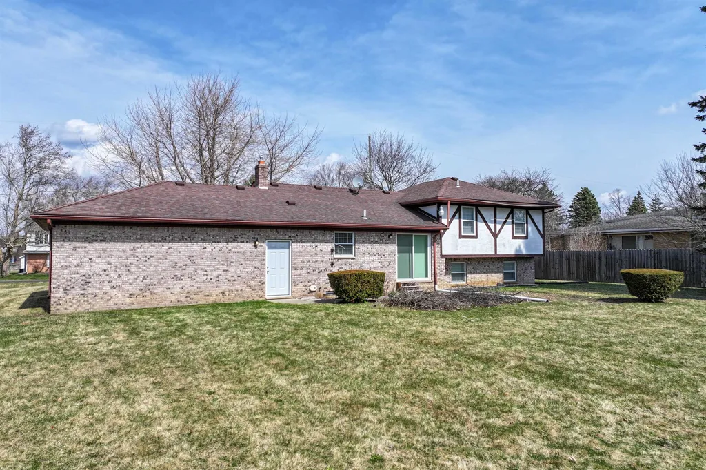 5226 Washtenaw Street Burton City MI 48509