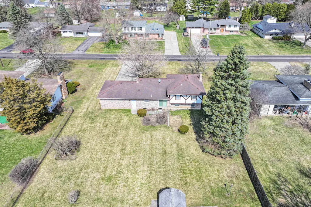 5226 Washtenaw Street Burton City MI 48509
