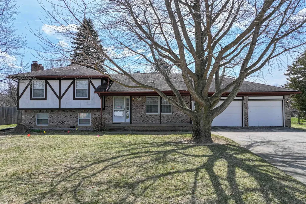 5226 Washtenaw Street Burton City MI 48509