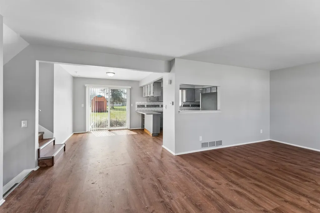 5226 Washtenaw Street Burton City MI 48509