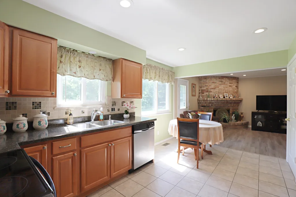 333 Windy Bluff Street Flushing City MI 48433