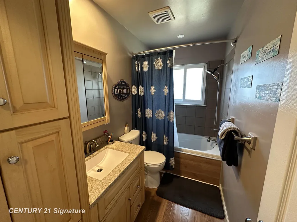 6320 W Frances Road Vienna Charter Township MI 48420