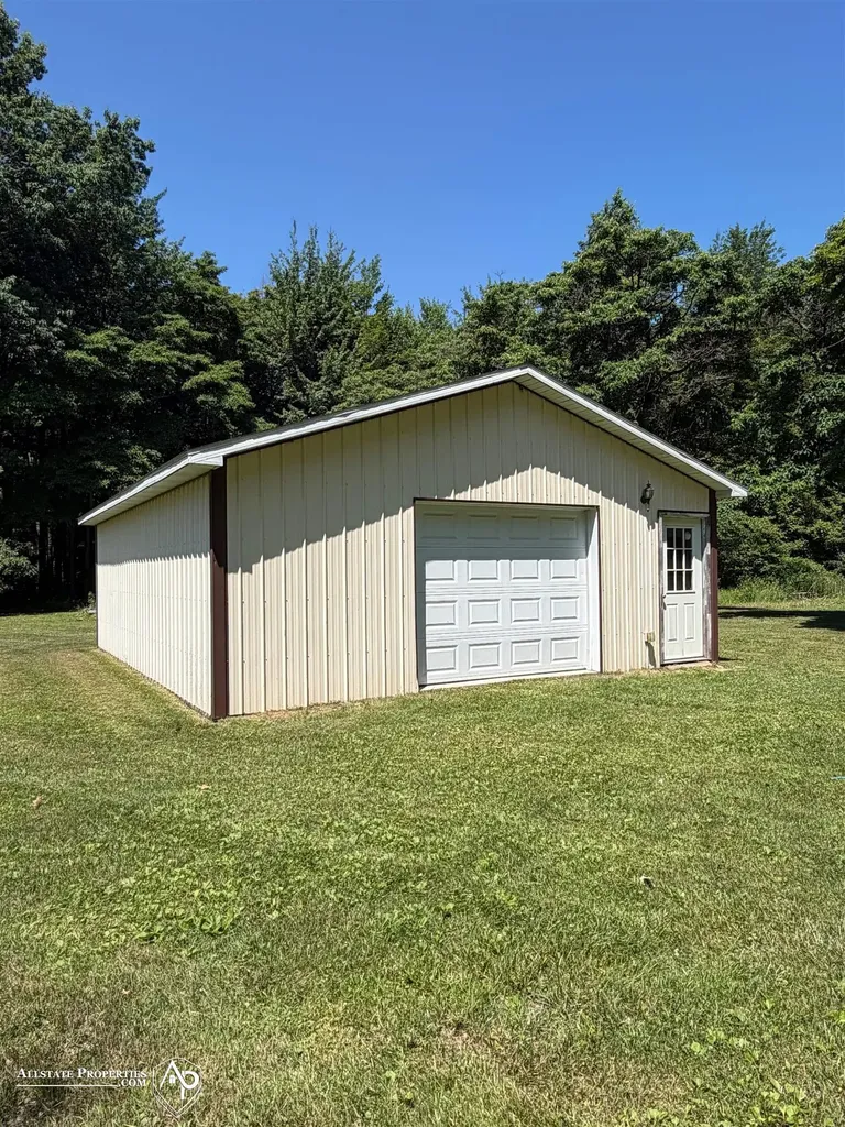10483 Elms Road Montrose Charter Township MI 48457