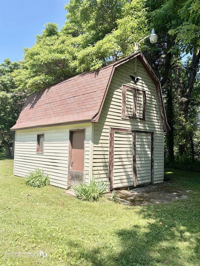 10483 Elms Road Montrose Charter Township MI 48457