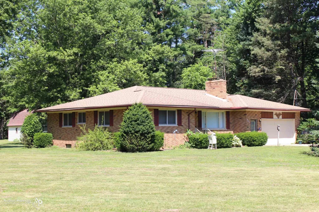 10483 Elms Road Montrose Charter Township MI 48457