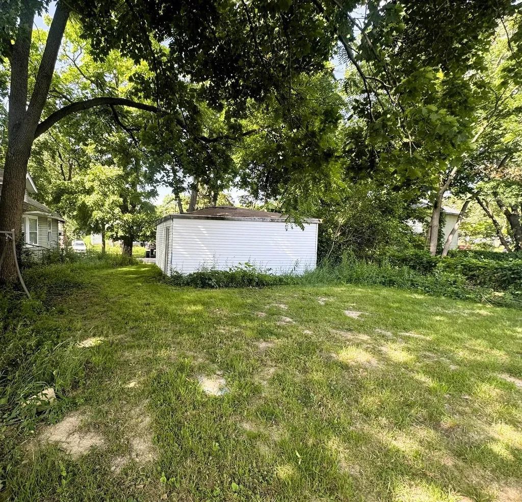 1535 Kearsley Park Boulevard Flint City MI 48503